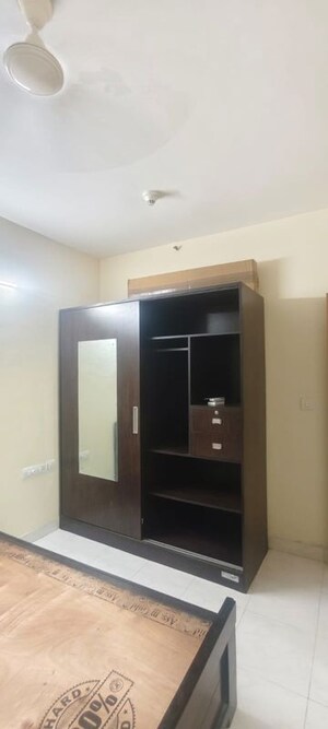 Room in 2 BHK Apartment at Mantri Celestia, Gachibowli – for Rent