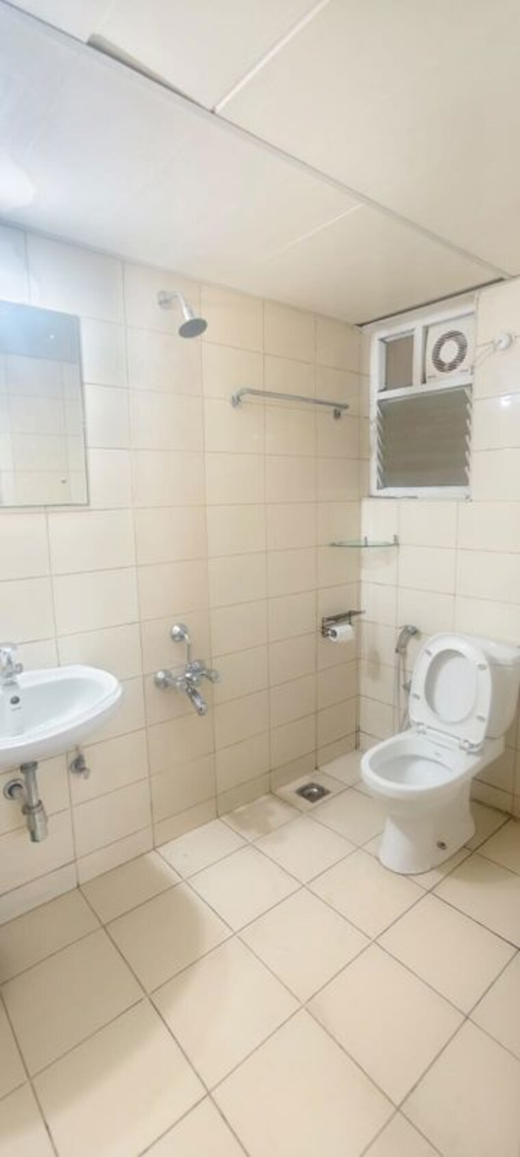 Bathroom, mantri-celestia 2 Bedroom 960 Sq.Ft. Apartment In Gachibowli Hyderabad 10694358