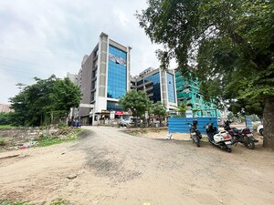 Shop For Sale in Hanspura