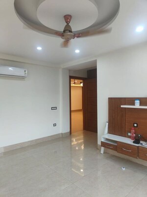 Room in 4 BHK Builder Floor at Palam Vihar – for Sale