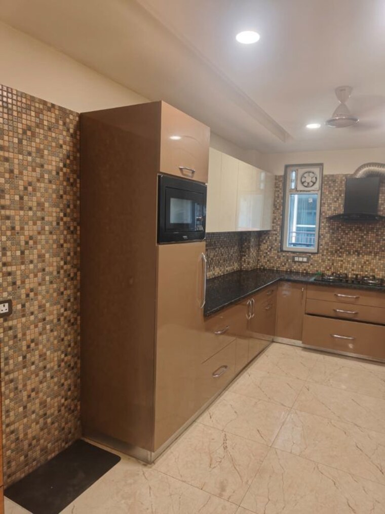 Bedroom, palam vihar 4 Bedroom 360 Sq.Yd. Builder Floor In Palam Vihar Gurgaon 10694400