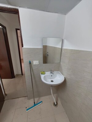 Bathroom in 3 BHK Apartment at Signature Global The Roselia, Sector 95a – for Sale