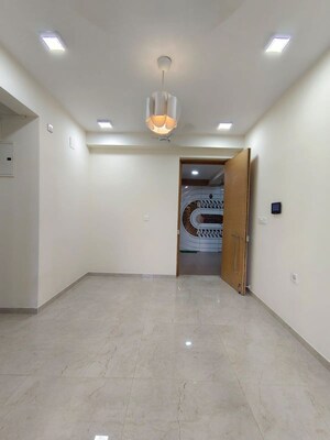 Room in 2 BHK Apartment at Tata Serein, Pokhran Road No Two – for Rent
