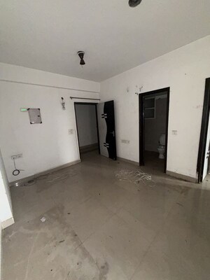 2 BHK Apartment For Rent in Uninav Heights Phase I, Raj Nagar Extension