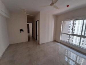 Room in 2 BHK Apartment at Lodha Amara, Kolshet Road – for Rent