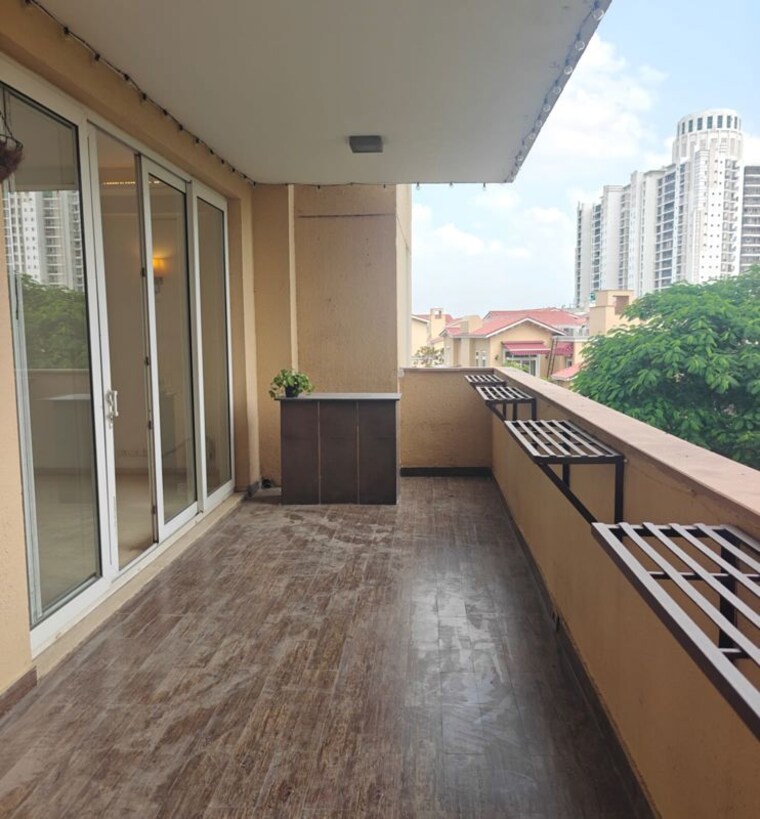 Balcony, emaar-the-palm-springs 3.5 Bedroom 3000 Sq.Ft. Apartment In Sector 54 Gurgaon 10694466