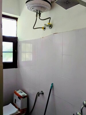 Bathroom in 1 RK Builder Floor at Sector 42 – for Rent