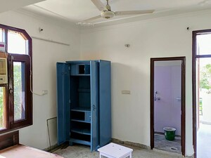 Building Lobby in 1 RK Builder Floor at Sector 42 – for Rent