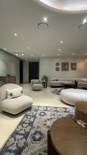 Living Room in 4 BHK Apartment at DLF The Belaire, Sector 54 – for Rent