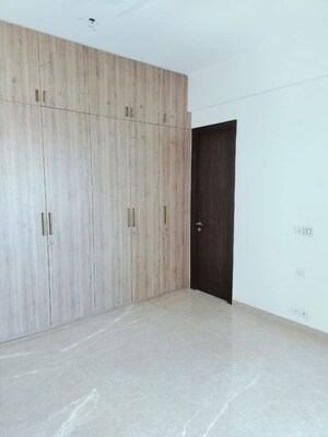 Room in 3 BHK Apartment at Kalpataru Radiance, Goregaon West – for Sale
