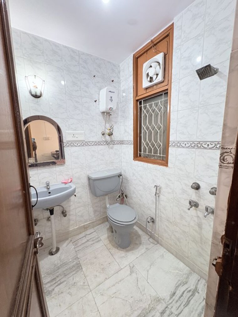 Team Area, panchsheel vihar 3 Bedroom 100 Sq.Yd. Builder Floor In Panchsheel Vihar Delhi 10694537