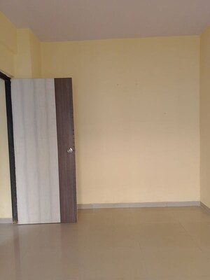Room in 1 BHK Apartment at Navkar Building, Nalasopara West – for Rent
