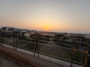 3 BHK Builder Floor – Exterior View View at Sector 17 - for Rent