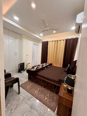 Living Room in 3 BHK Builder Floor at Sector 17 – for Rent
