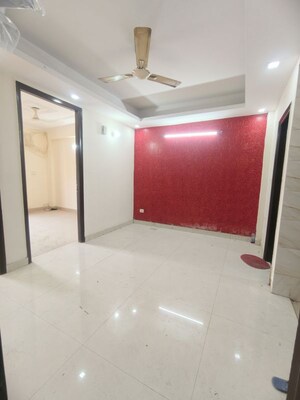 Room in 2 BHK Apartment at Palm Residency Chhatarpur, Chattarpur – for Rent