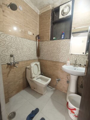 Bathroom in 2 BHK Apartment at Palm Residency Chhatarpur, Chattarpur – for Rent