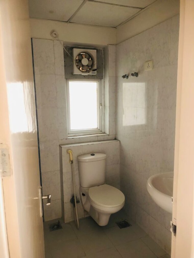 Bathroom, amolik-sankalp 3 Bedroom 851 Sq.Ft. Apartment In Sector 85 Faridabad 10694572