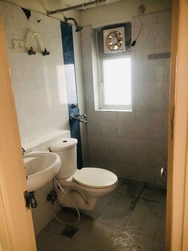 Bathroom, amolik-sankalp 3 Bedroom 851 Sq.Ft. Apartment In Sector 85 Faridabad 10694572