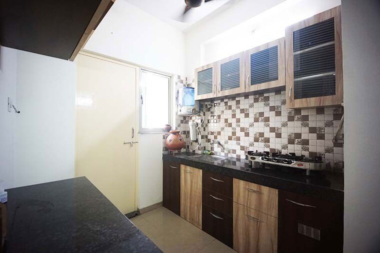 Kitchen, nava naroda 2 Bedroom 110 Sq.Yd. Apartment In Nava Naroda Ahmedabad 10694593