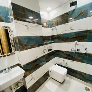 Team Area in 2 BHK Builder Floor at Uttam Nagar – for Sale