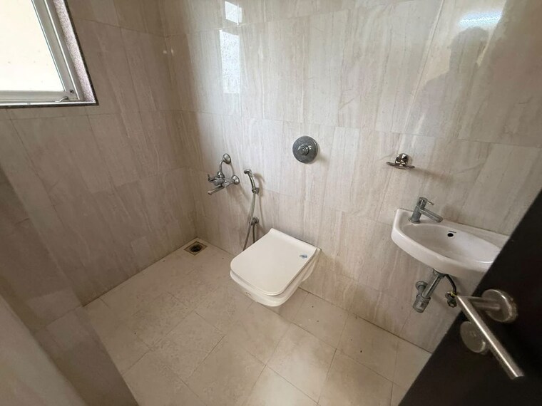 Bathroom, hiranandani-estate 1 Bedroom 800 Sq.Ft. Apartment In Ghodbunder Road Thane 10694599