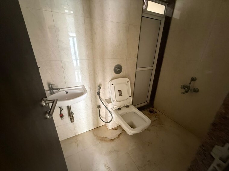 Bathroom, hiranandani-estate 1 Bedroom 800 Sq.Ft. Apartment In Ghodbunder Road Thane 10694599