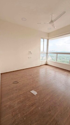 2 BHK Apartment For Rent in Group Satellite Elegance, Goregaon East