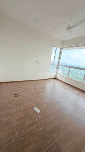 Room in 2 BHK Apartment at Group Satellite Elegance, Goregaon East – for Rent
