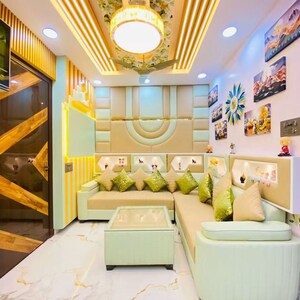 Team Area in 2 BHK Builder Floor at Uttam Nagar – for Sale