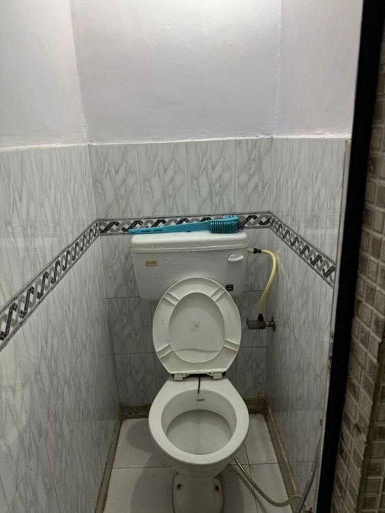 Bathroom, subhash nagar 1 Bedroom 450 Sq.Ft. Builder Floor In Subhash Nagar Delhi 10694631