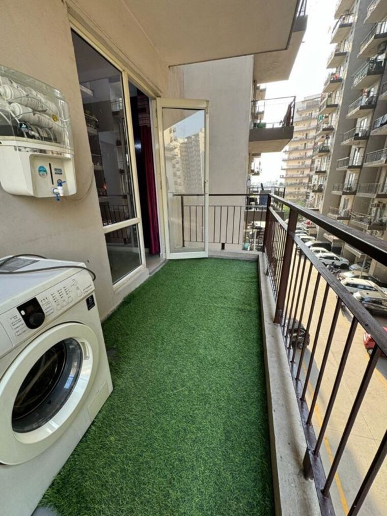 Balcony, emaar-gurgaon-greens 3 Bedroom 1650 Sq.Ft. Apartment In Sector 102 Gurgaon 10694421