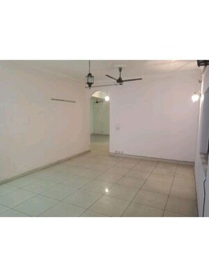 Room in 3 BHK Independent House at RWA Apartments, Sector 31 – for Rent