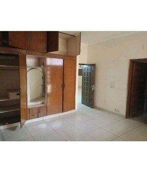 3 BHK Independent House For Rent in RWA Apartments, Sector 31