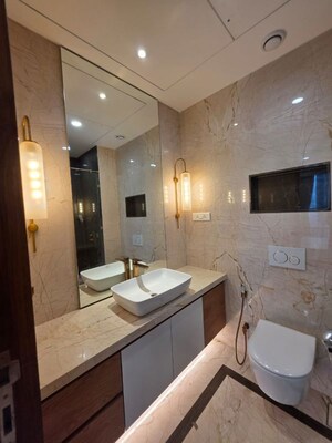 Attached Bathroom in 4 BHK Apartment at Tardeo – for Rent