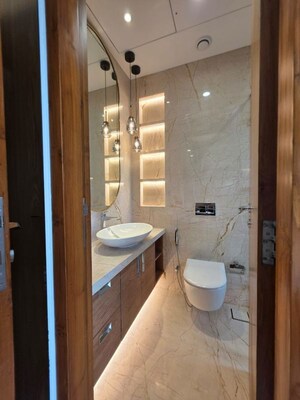 Attached Bathroom in 4 BHK Apartment at Tardeo – for Rent