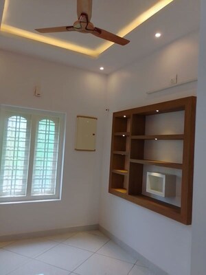 Room in 4 BHK Independent House at Kuttanellur – for Sale