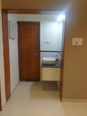 Room in 4 BHK Independent House at Kuttanellur – for Sale