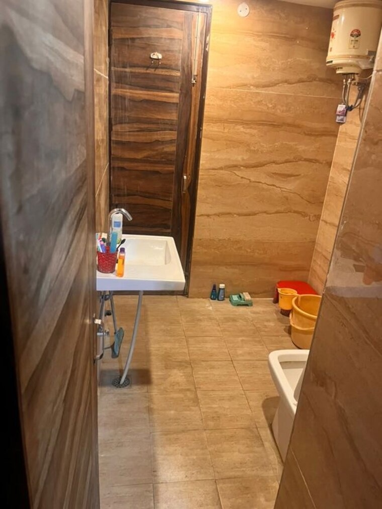 Bathroom, lohgarh 3 Bedroom 15000 Sq.Ft. Apartment In Lohgarh Zirakpur 10694691