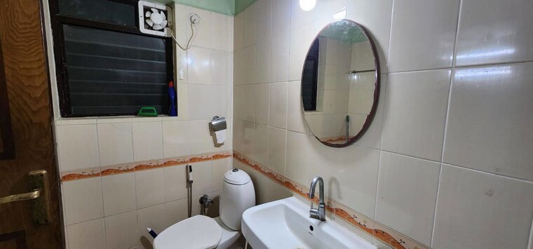 Bathroom, purab-manor 3 Bedroom 1711 Sq.Ft. Apartment In Kr Puram Bangalore 10694684