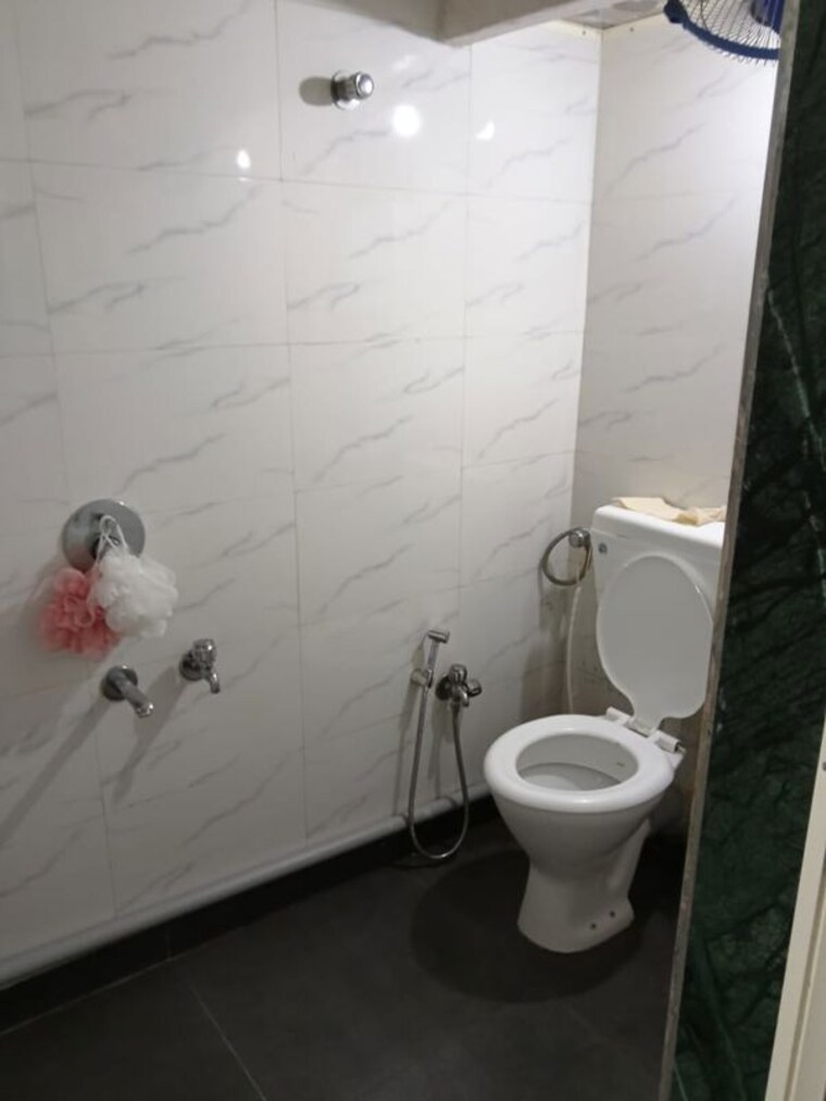 Bathroom, sai-siddhi-apartment 1 RK 300 Sq.Ft. Apartment In Prabhadevi Mumbai 10694712