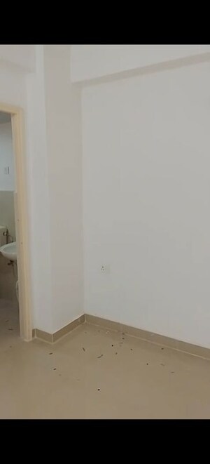 Room in 3 BHK Apartment at Landmark The Homes 81, Sector 81 – for Rent