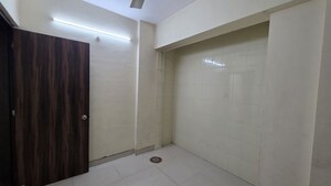 Room in 1.5 BHK Apartment at Tulsidham Complex, Kapur Bawdi – for Sale