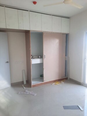 Room in 2 BHK Apartment at Mantri Webcity, Hennur Road – for Rent