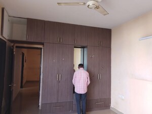 Room in 2.5 BHK Apartment at Divine Meadows, Sector 108 – for Rent