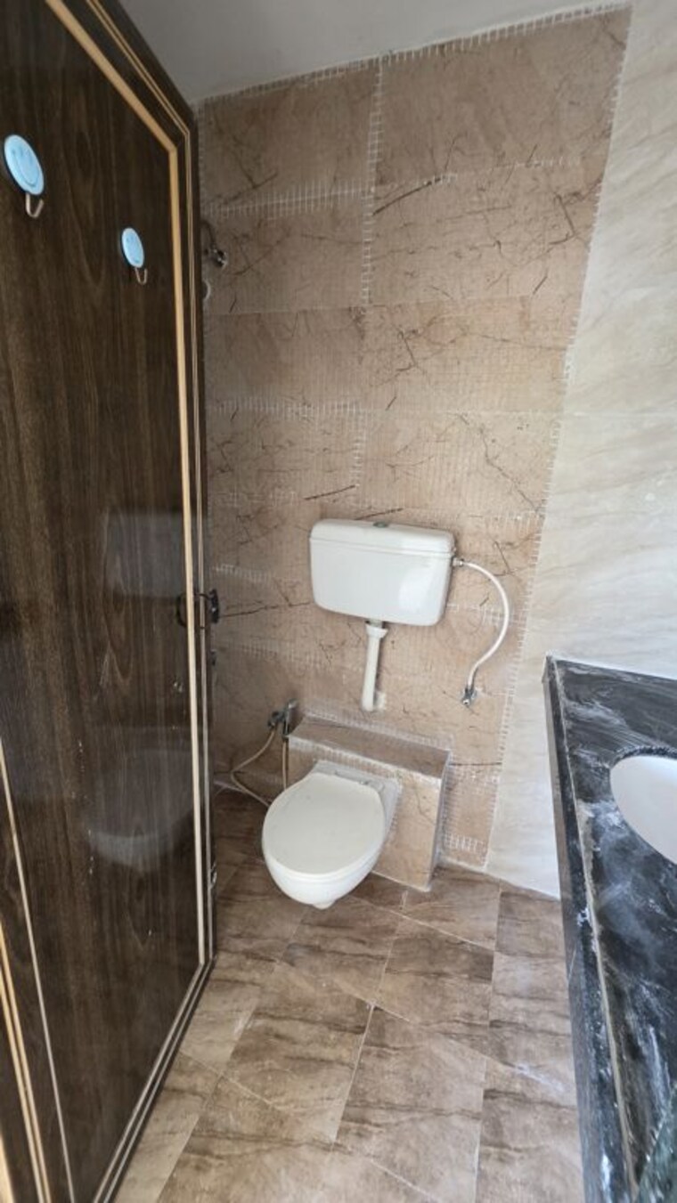 Bathroom, tulsidham-complex 3 Bedroom 1563 Sq.Ft. Apartment In Kapur Bawdi Thane 10694766