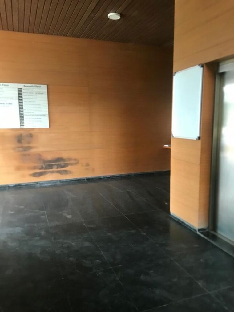 Room, science city Commercial Office Space 1175 Sq.Ft. In Science City Ahmedabad 10694774