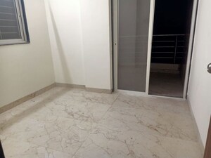 Room in 2.5 BHK Apartment at Tingre Nagar – for Rent