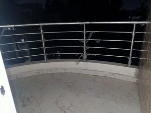 Balcony in 2.5 BHK Apartment at Tingre Nagar – for Rent