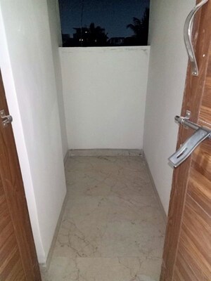 Building Lobby in 2.5 BHK Apartment at Tingre Nagar – for Rent