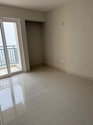 Room in 2 BHK Apartment at Eldeco Live By The Greens, Sector 150 – for Rent